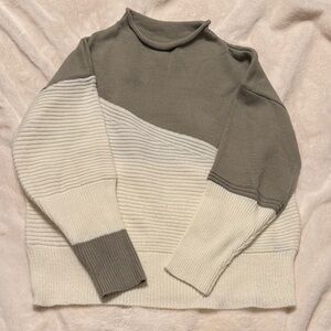 Women’s Two-Tone Sweater - light sage and cream